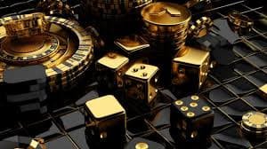 Pengguna membaca bonus harian di ponsel